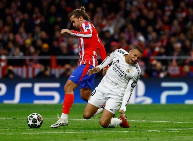Real Madrid vs Atletico Madrid - Derby rực lửa, Arbeloa khuất phục Simeone